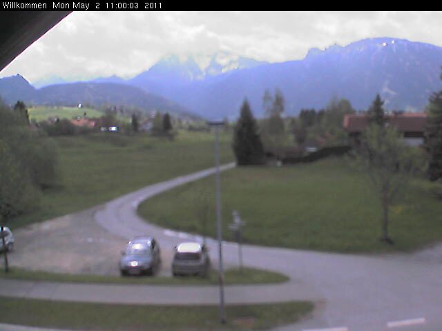 Blick von Pfronten-Kreuzegg (885m) auf den Breitenberg (1838m) und Aggenstein (1936m)