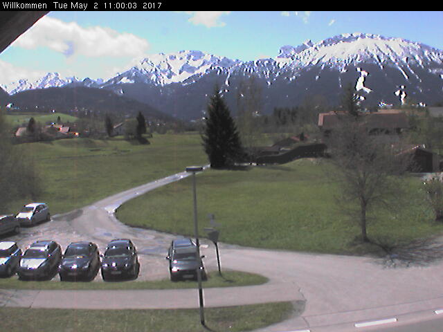 Blick von Pfronten-Kreuzegg (885m) auf den Breitenberg (1838m) und Aggenstein (1936m)