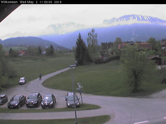 Blick von Pfronten-Kreuzegg (885m) auf den Breitenberg (1838m) und Aggenstein (1936m)